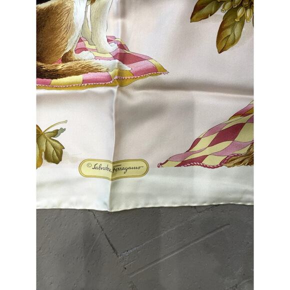 SALVATORE FERRAGAMO 100% SILK TWILL SCARF 34" SQUARE DOGS - Picture 2 of 5